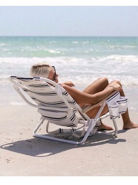 New in Box $300 SUNNY LIFE DELUXE BEACH CHAIR